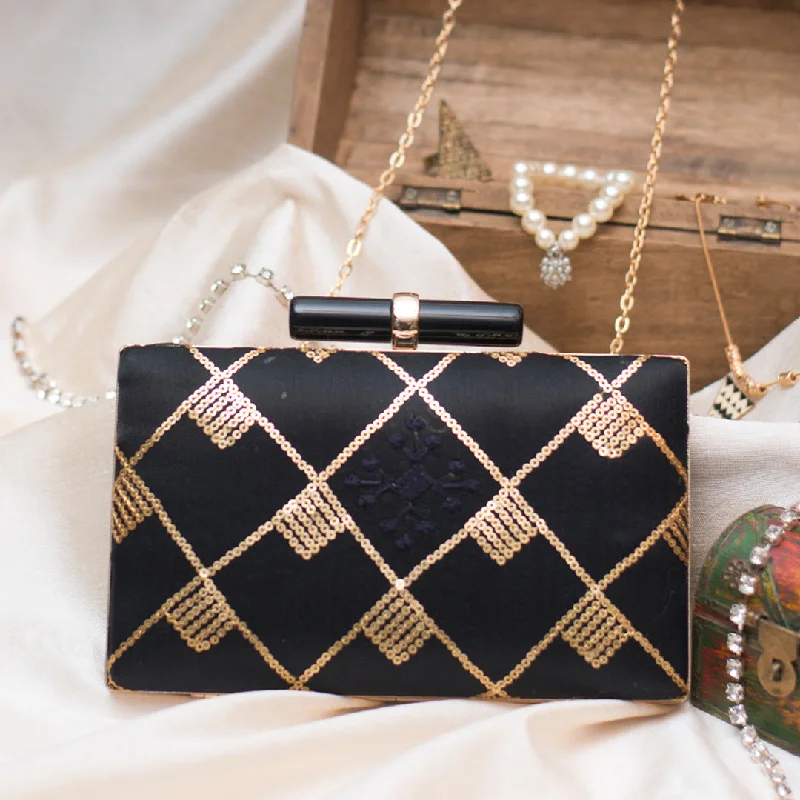 Artklim Black With Golden Line Pattern Clutch